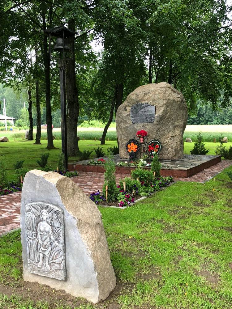 Мемориал жертвам фашизма в   деоевне Старина
